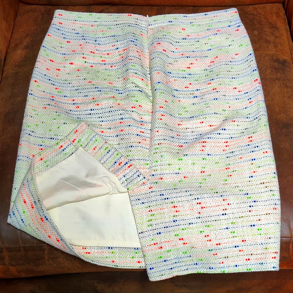 Absolute PERFECTION! J. crew size 0 pencil skirt